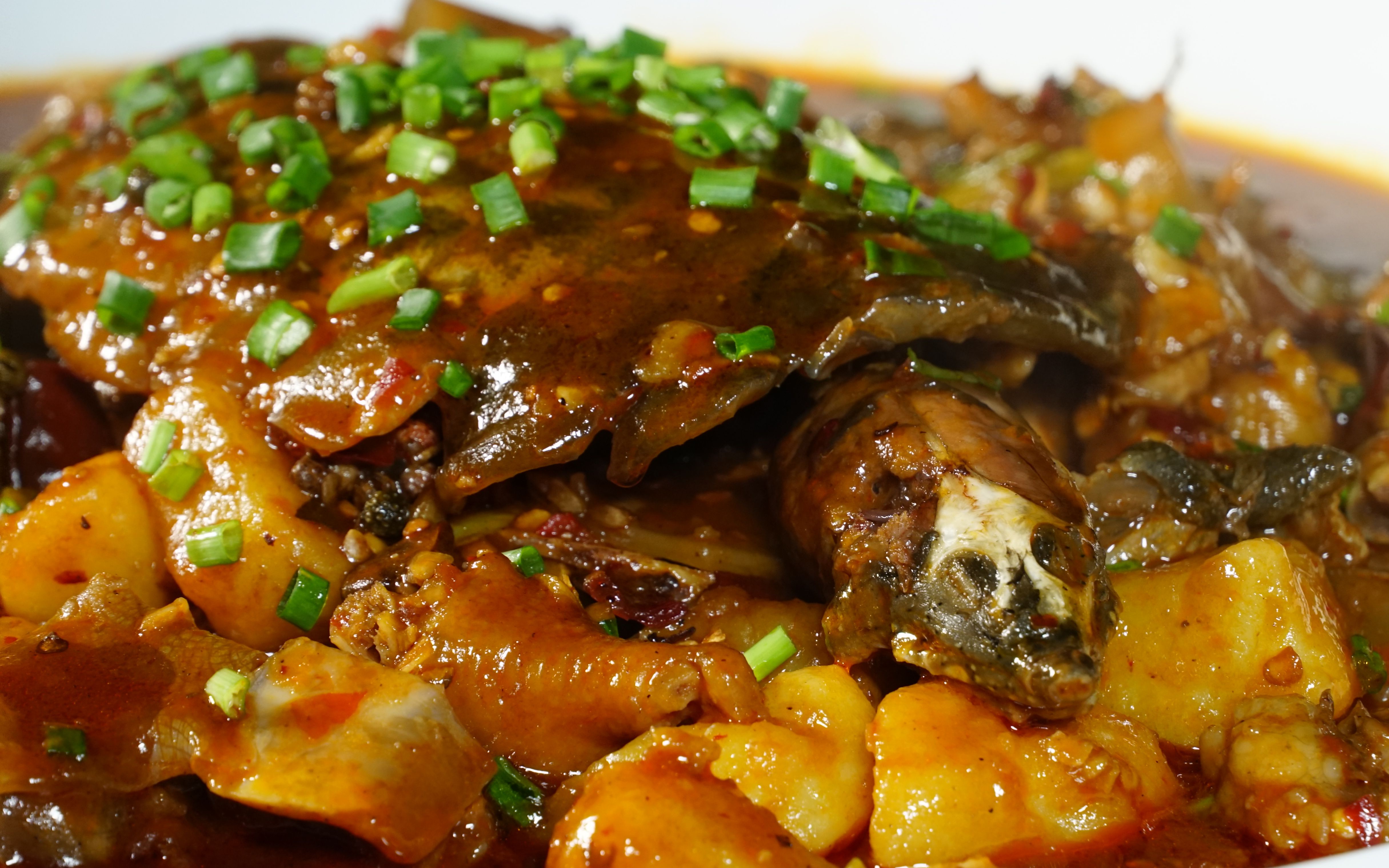 卤鼎记美食土豆烧甲鱼土豆和甲鱼加上这些调料经过这样的操作能不好吃