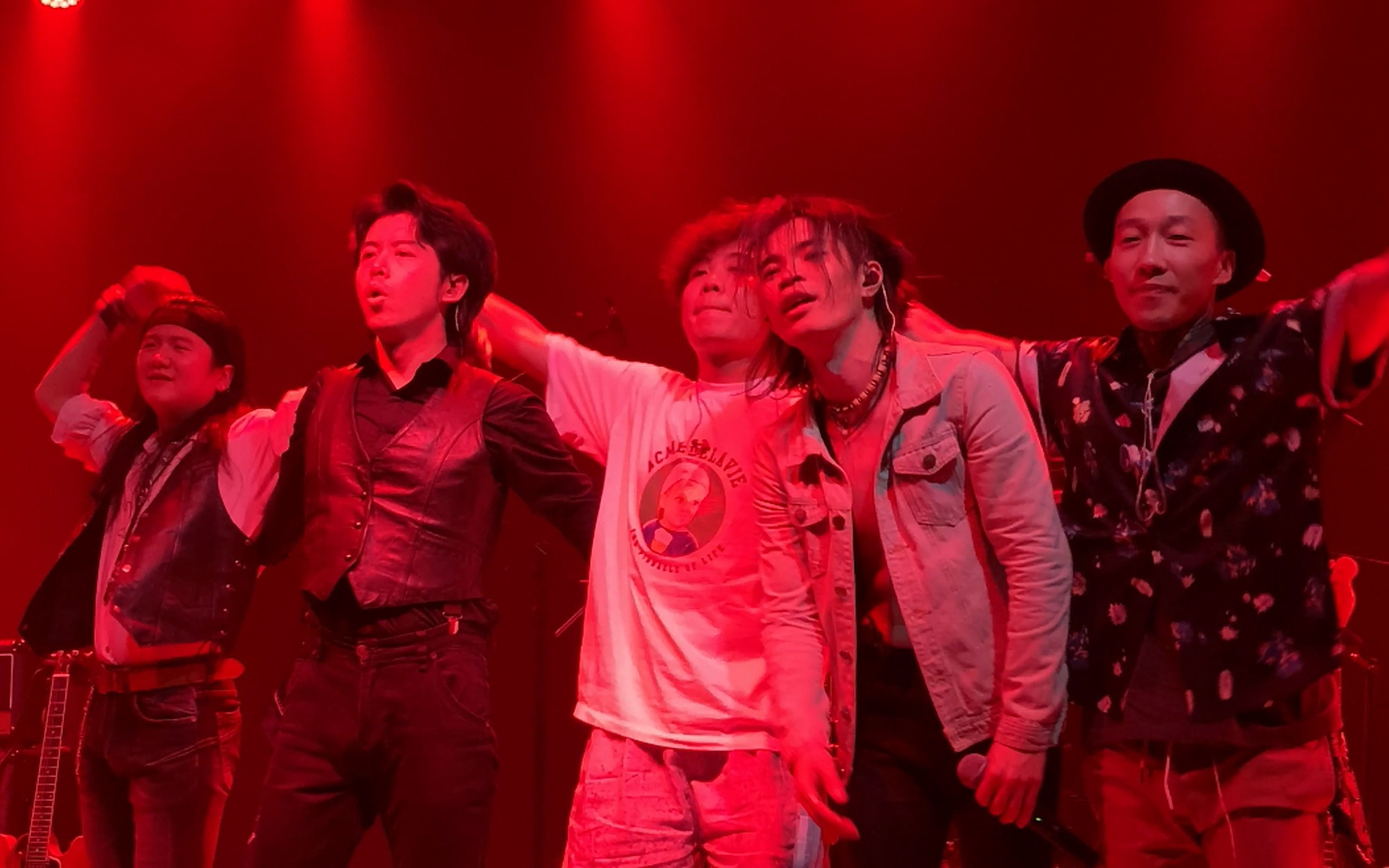 痛饮下这一瓶硬摇的波本烈酒jackydanny杰克丹尼乐队巡演苏州站视频