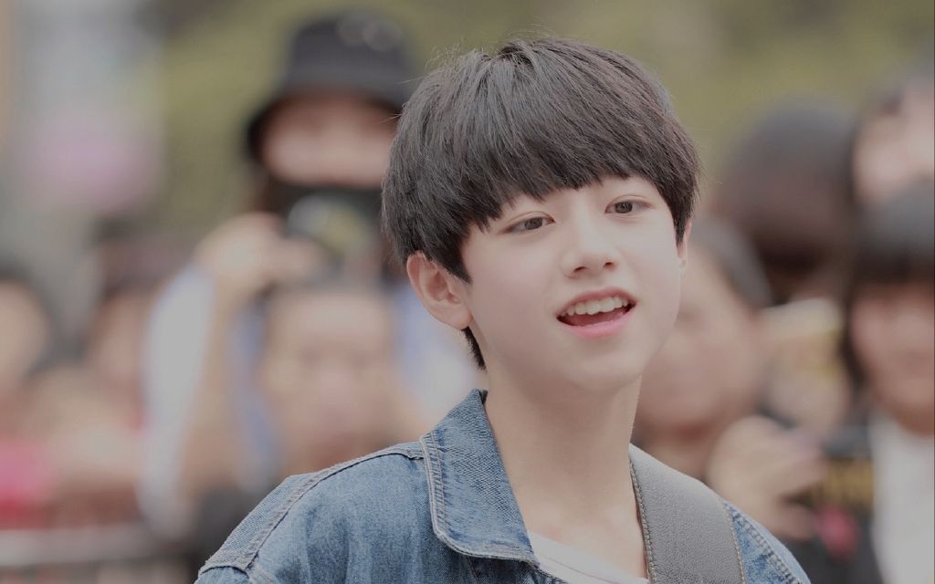 【tf家族】微博火爆的照片出处,三团练习生十月路演(reaction)_哔哩