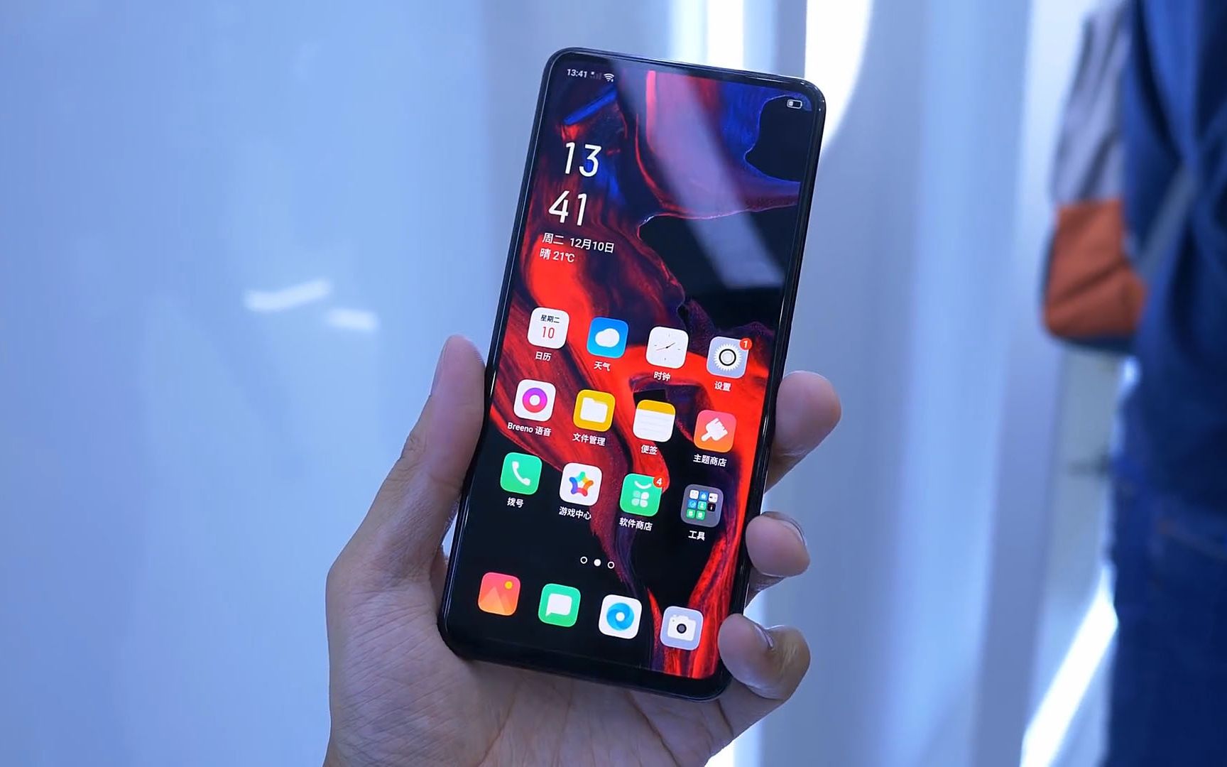 oppo展示屏下摄像头,外媒交口称赞