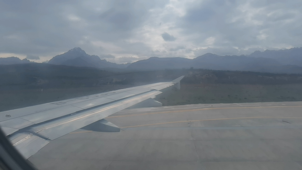 高高原之旅,国航高原雄鹰319九寨黄龙机场起飞