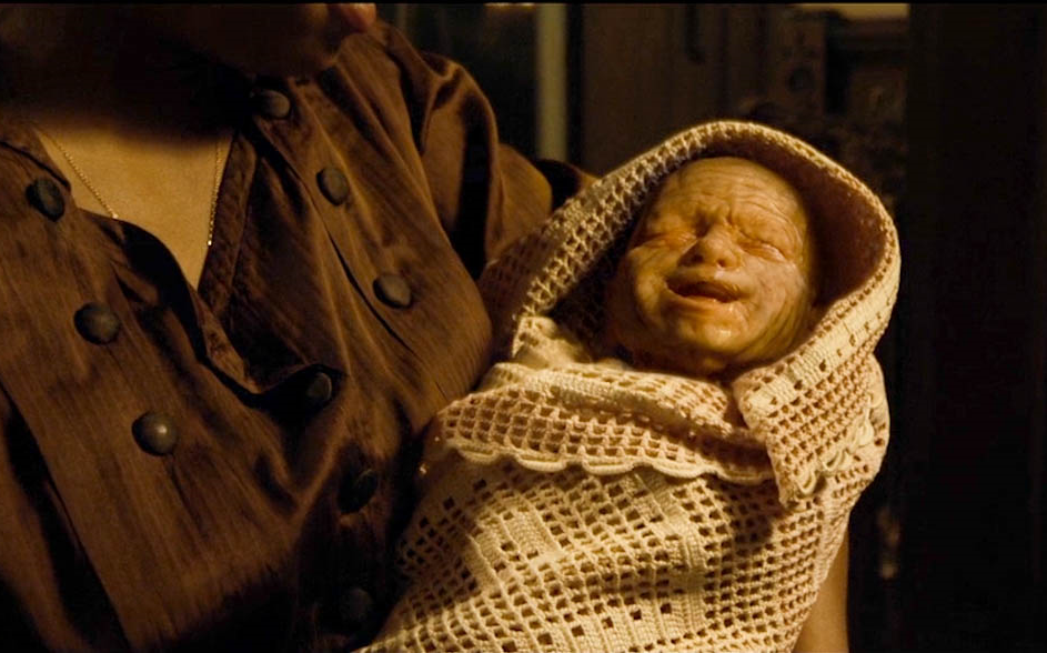 【穷电影】刚出生的孩子,长相丑陋,被父亲当成"不详"的怪物而丢弃!