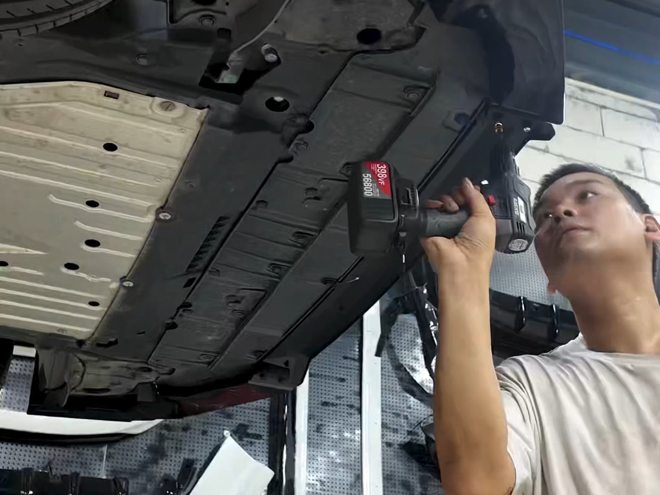 十一代思域暗夜版前铲