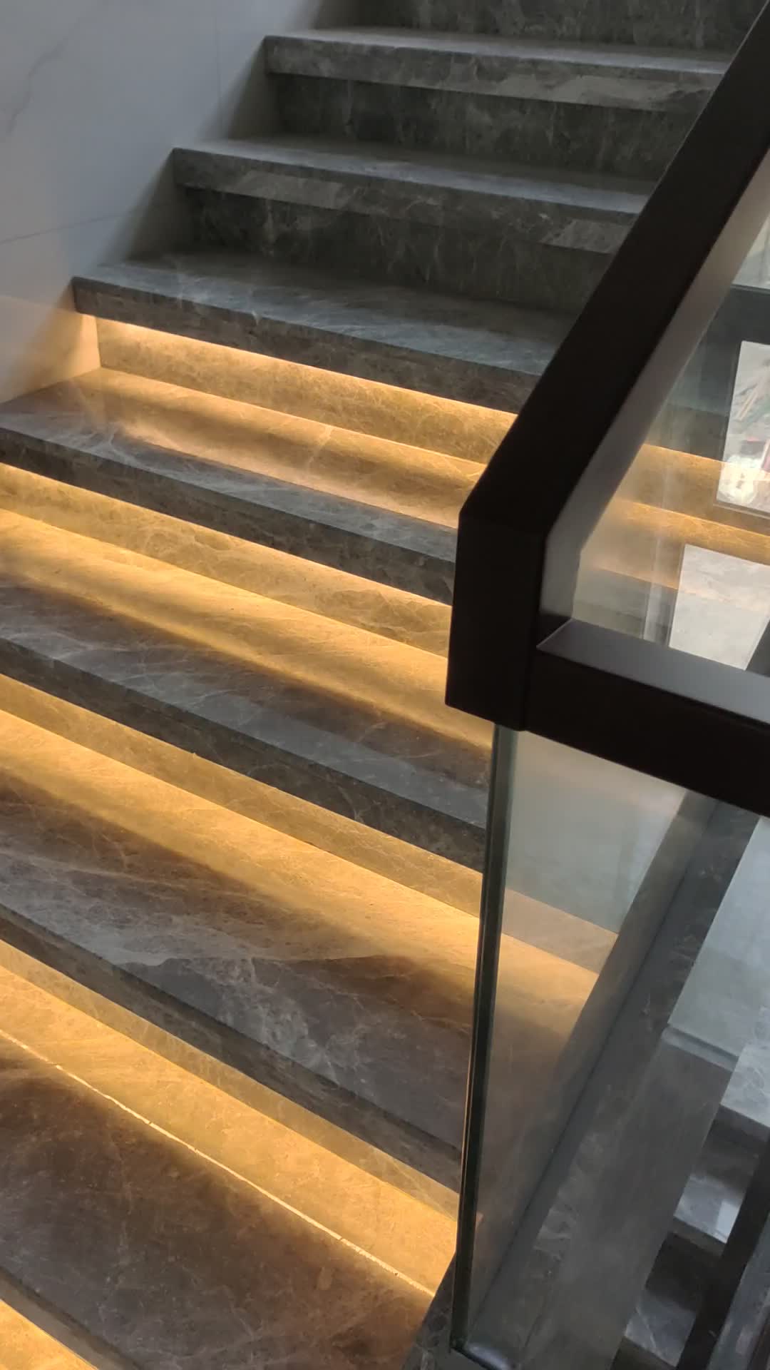 上科智联免布线楼梯灯