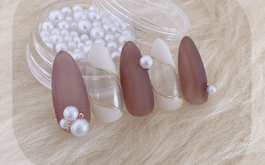 日本trina甲油胶色号:be1 sy6