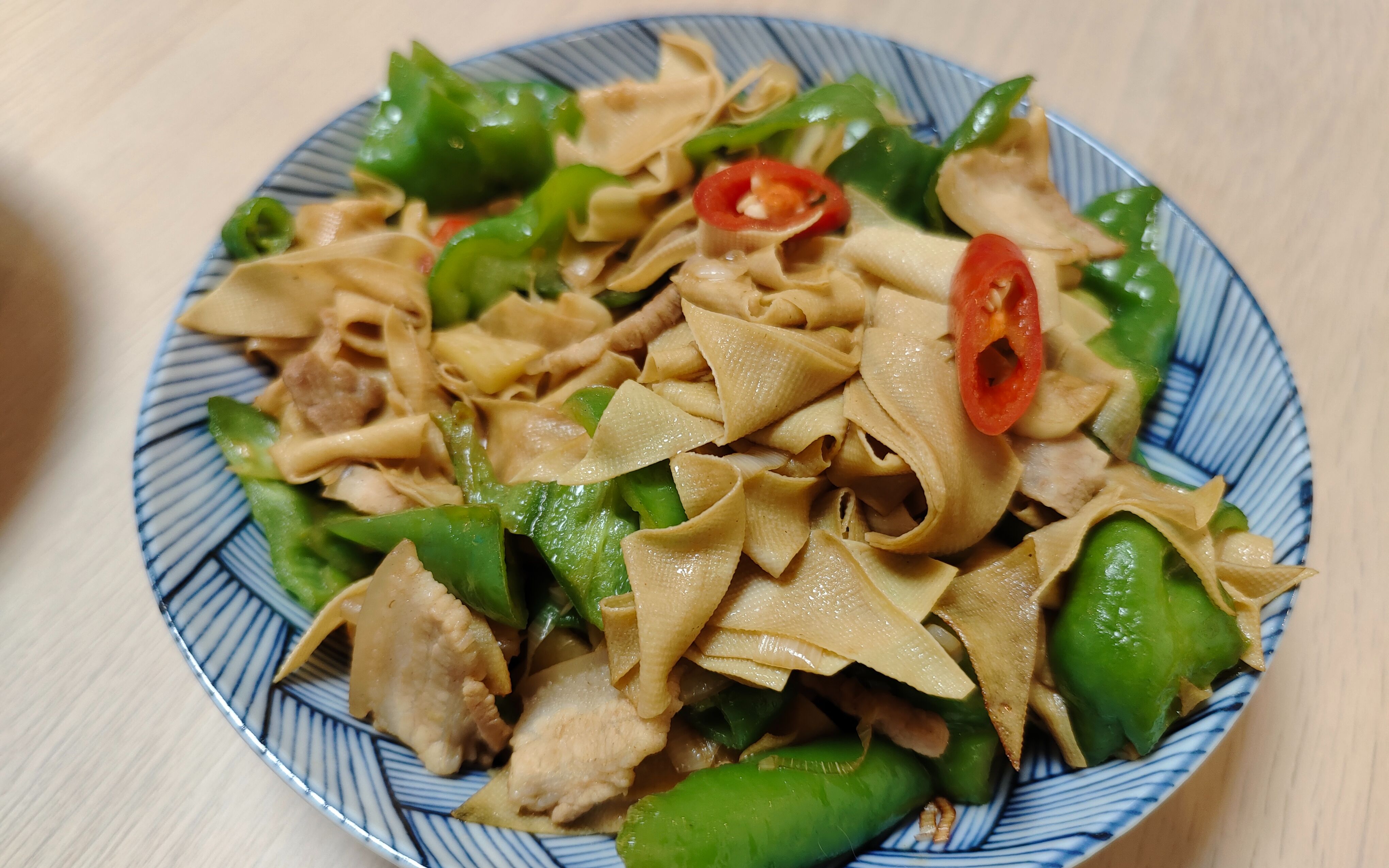 幹豆腐炒青椒,除了費飯沒什麼別的毛病