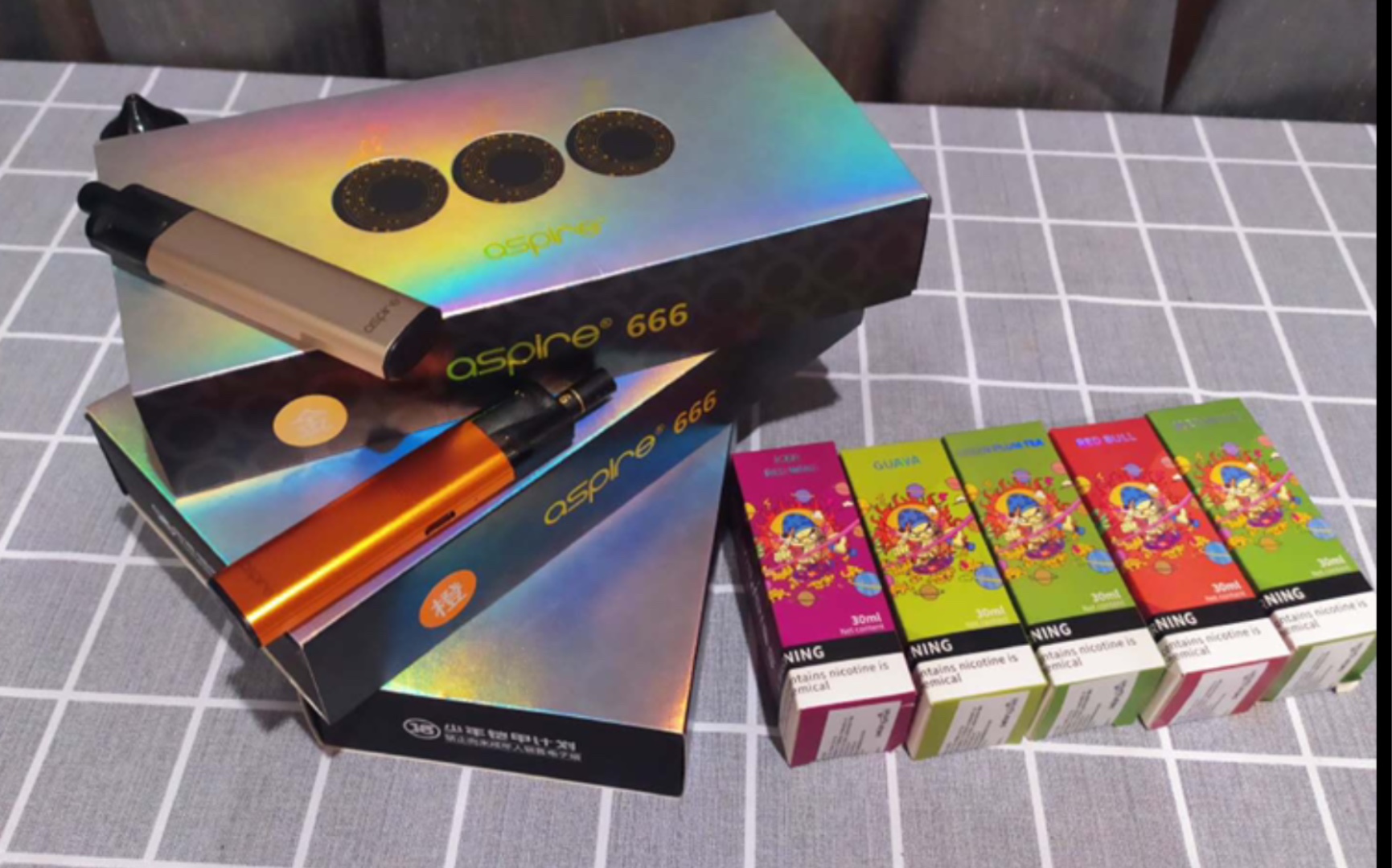 "惊喜"易佳特aspire 666,及太阳系烟油评测,不一样的设计有点东西