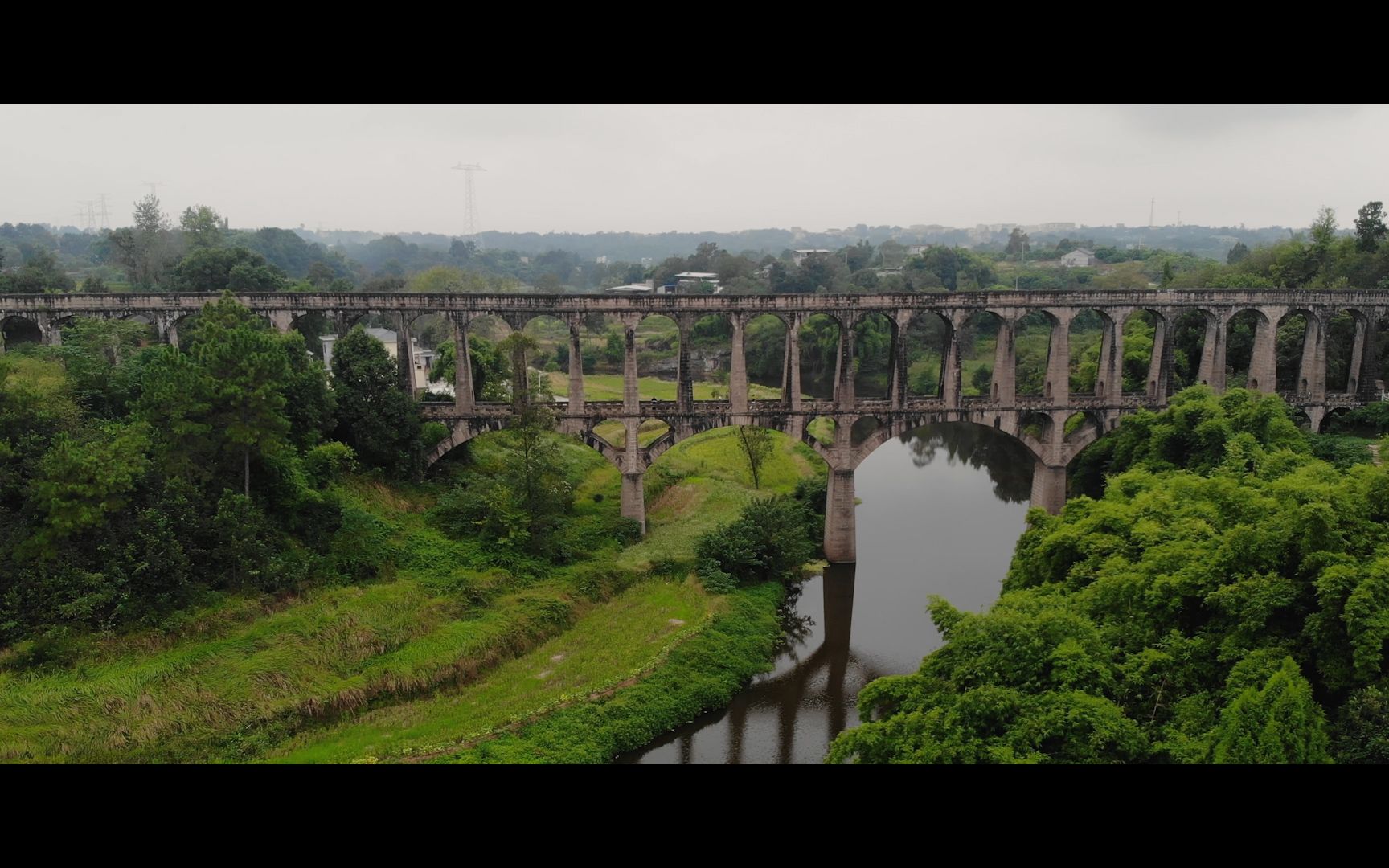 泸县奇峰渡槽四川省最宏伟最高最长的桥梁式渡槽
