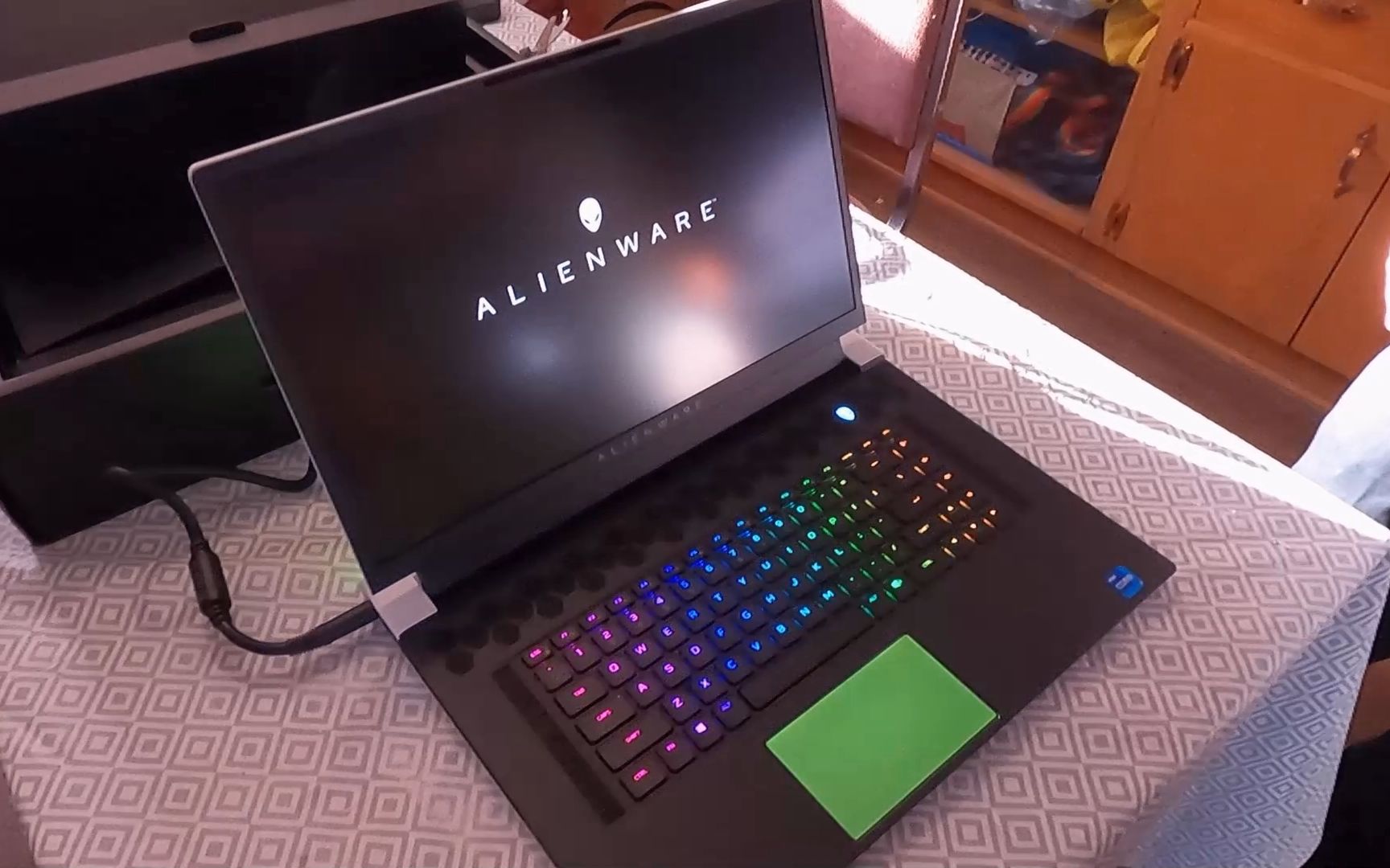 活动作品友人的alienwarex173080开箱