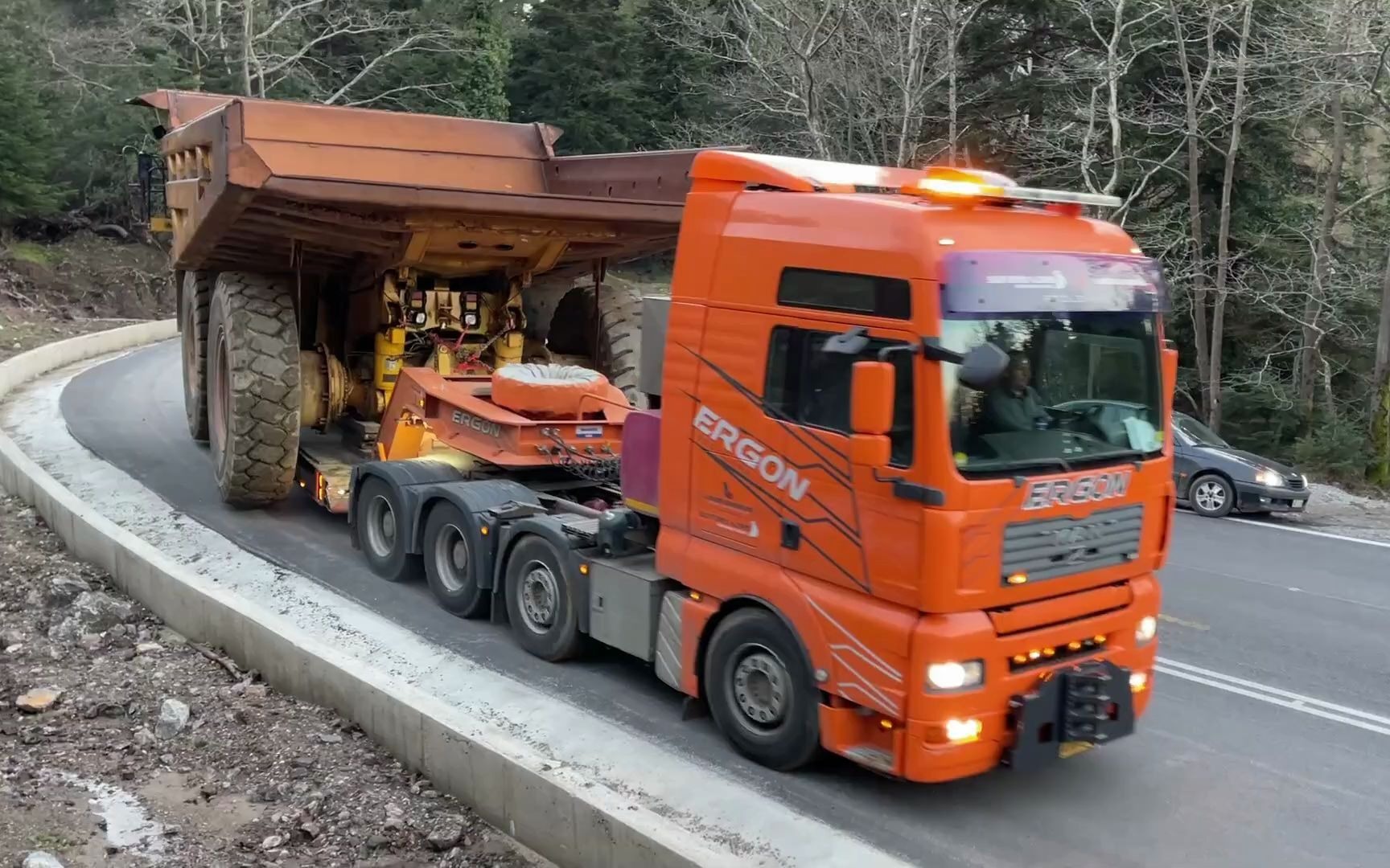 运输卡特彼勒777d自卸卡车 - mmc