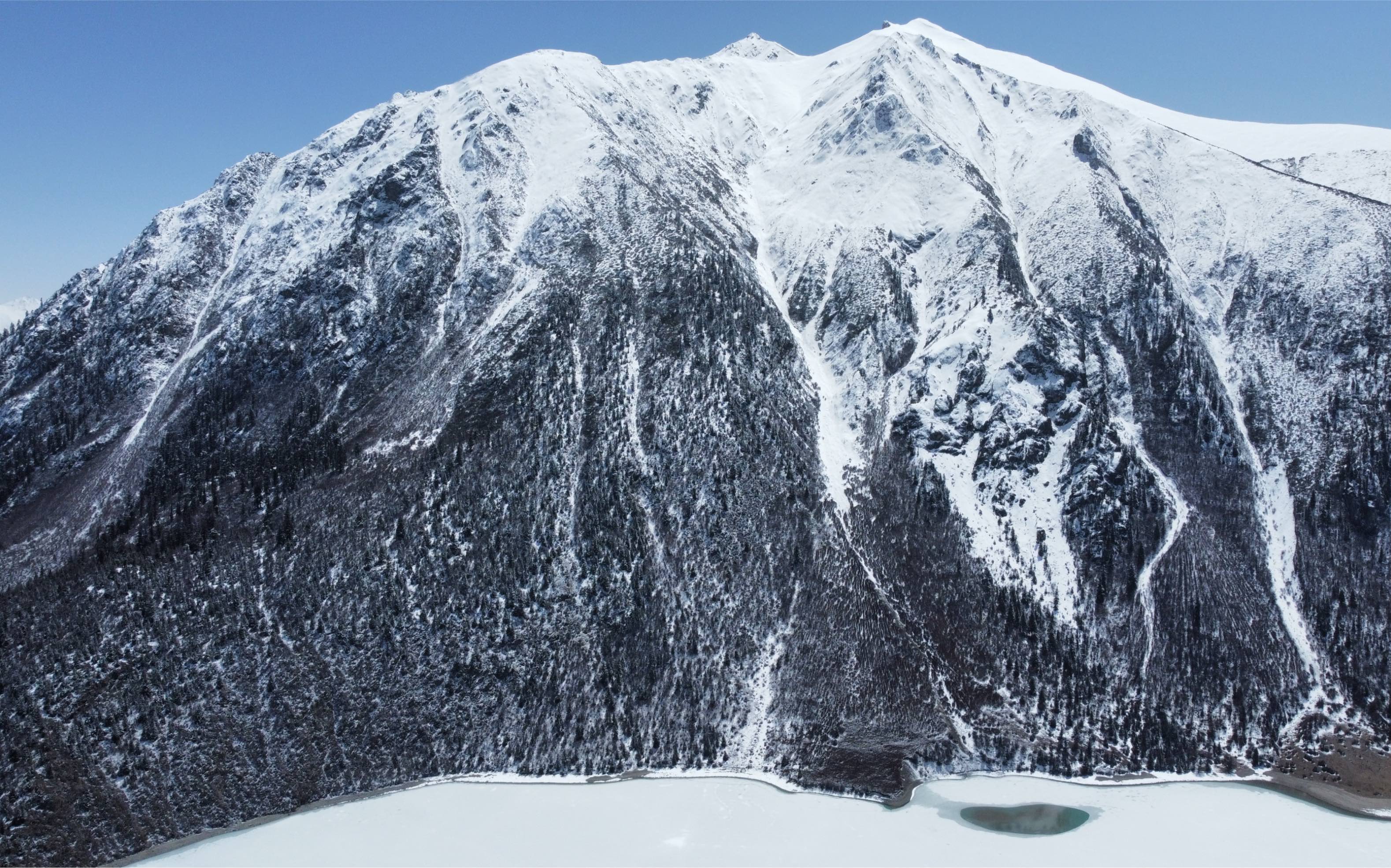 [图]特斯拉自驾318川藏线DAY3｜折多山大雪纷飞，白嫖酒店电量