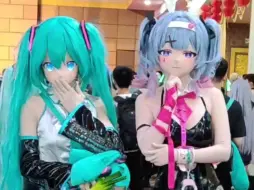 下载视频: 【8.31北京VOCALOID ONLY同人展】几段随手录的小视频，祝miku生日快乐捏