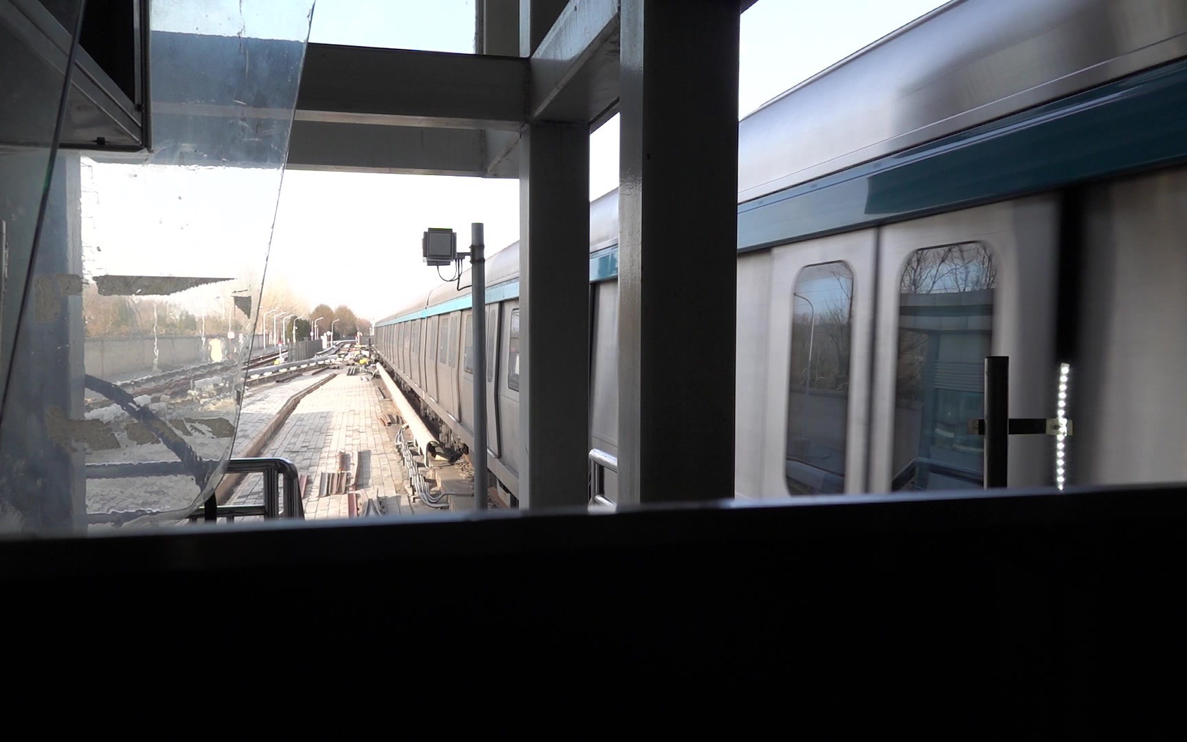 站台仅12秒净空北京地铁4号线安河桥北站发车极限间隔