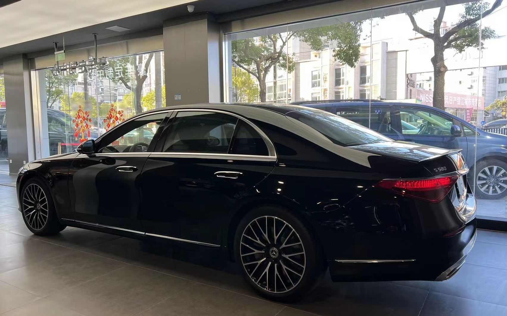 2022款大排量纯进口奔驰s580欢迎品鉴