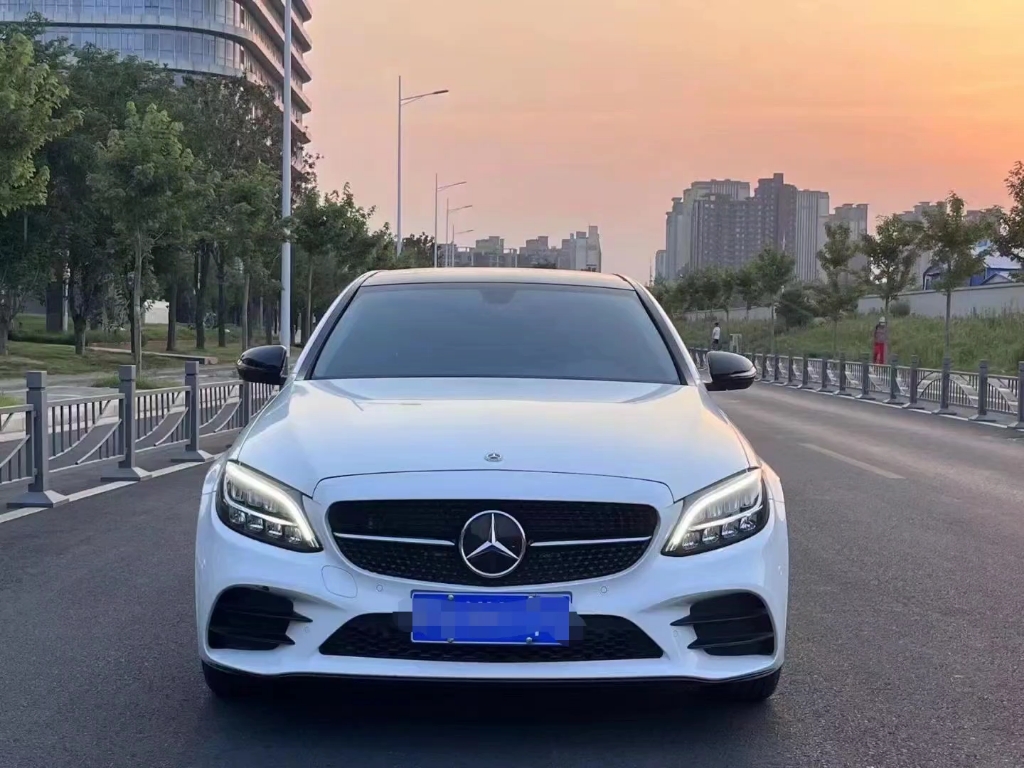 21年奔驰c260l 运动星耀臻藏版 五星运动轮毂 柏林之声音响 64色氛围