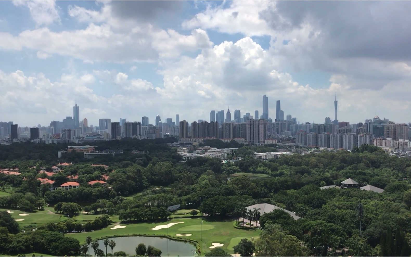 [图]立雨立晴麓湖鸿鹄成双璧，扬风扬月珠水云山第一楼