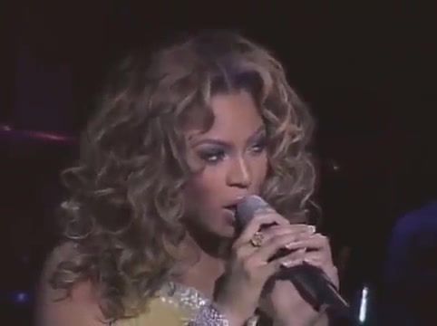 [图]【完美演绎经典】Beyoncé - You'll Never Walk Alone (Live) 2004.04.24