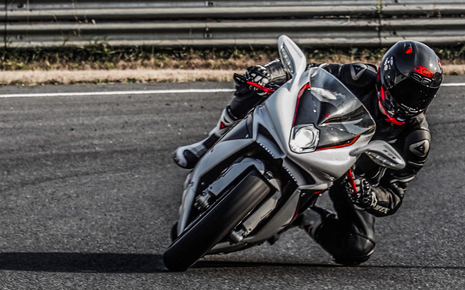 【奥古斯塔】工业艺术品mv agusta f4rr,声浪在后面