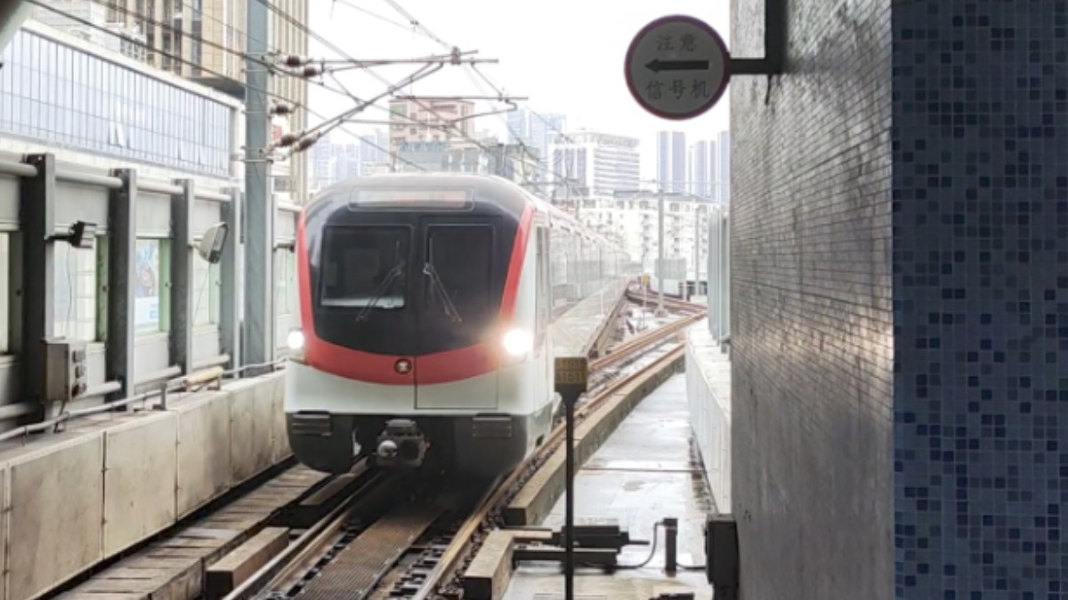 【港铁深圳】深圳地铁4号线414号车驶入清湖站(牛湖方向)