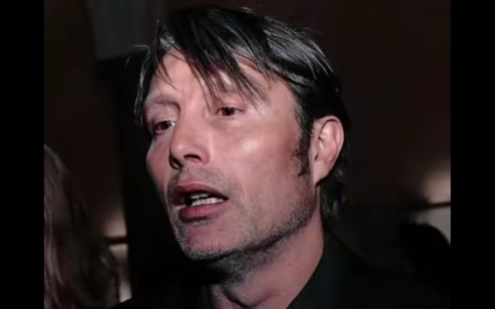 [图]【Mads Mikkelsen】裙子消失术