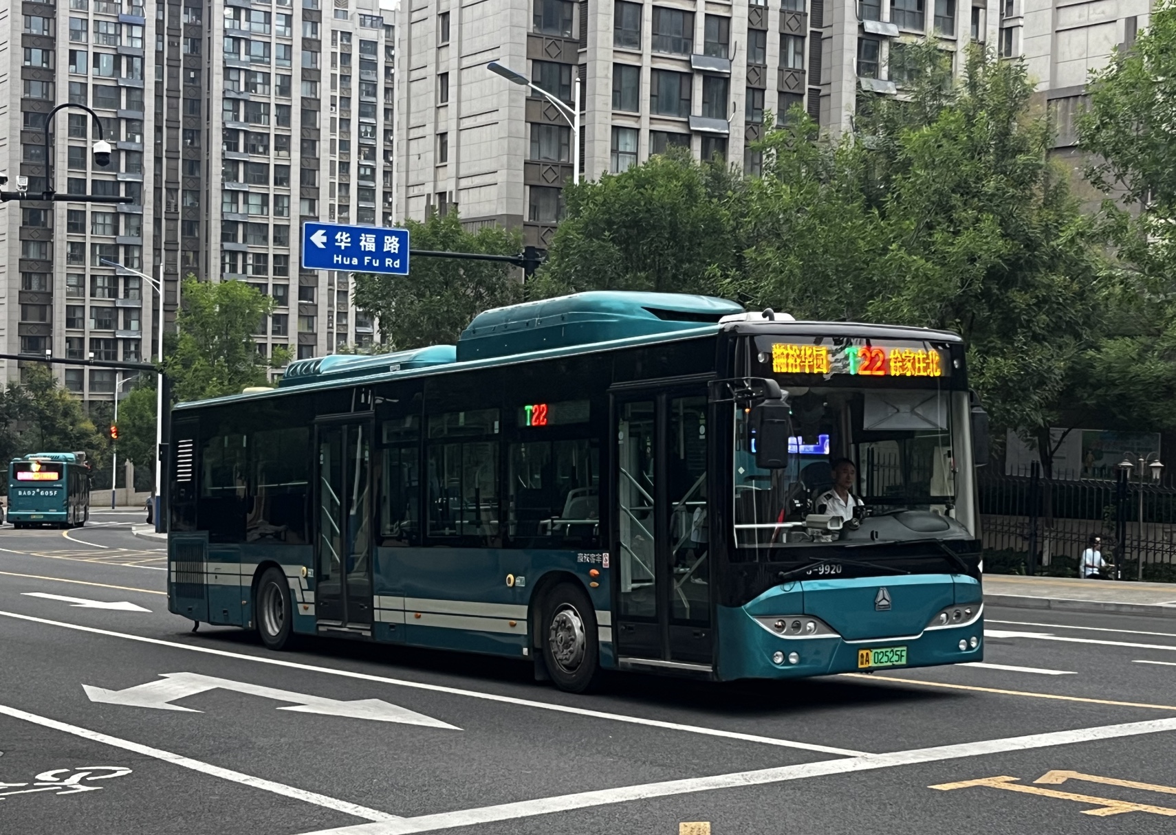 济南公交t22路高峰通勤快巴(瀚裕华园-徐家庄北)下行全程前方展望