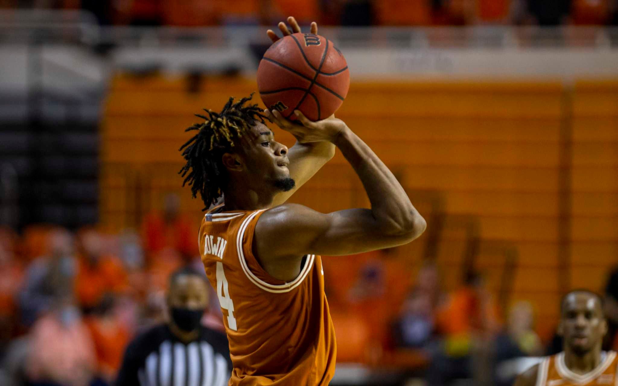 德州新人前锋greg brown对阵堪萨斯州立17分7篮板