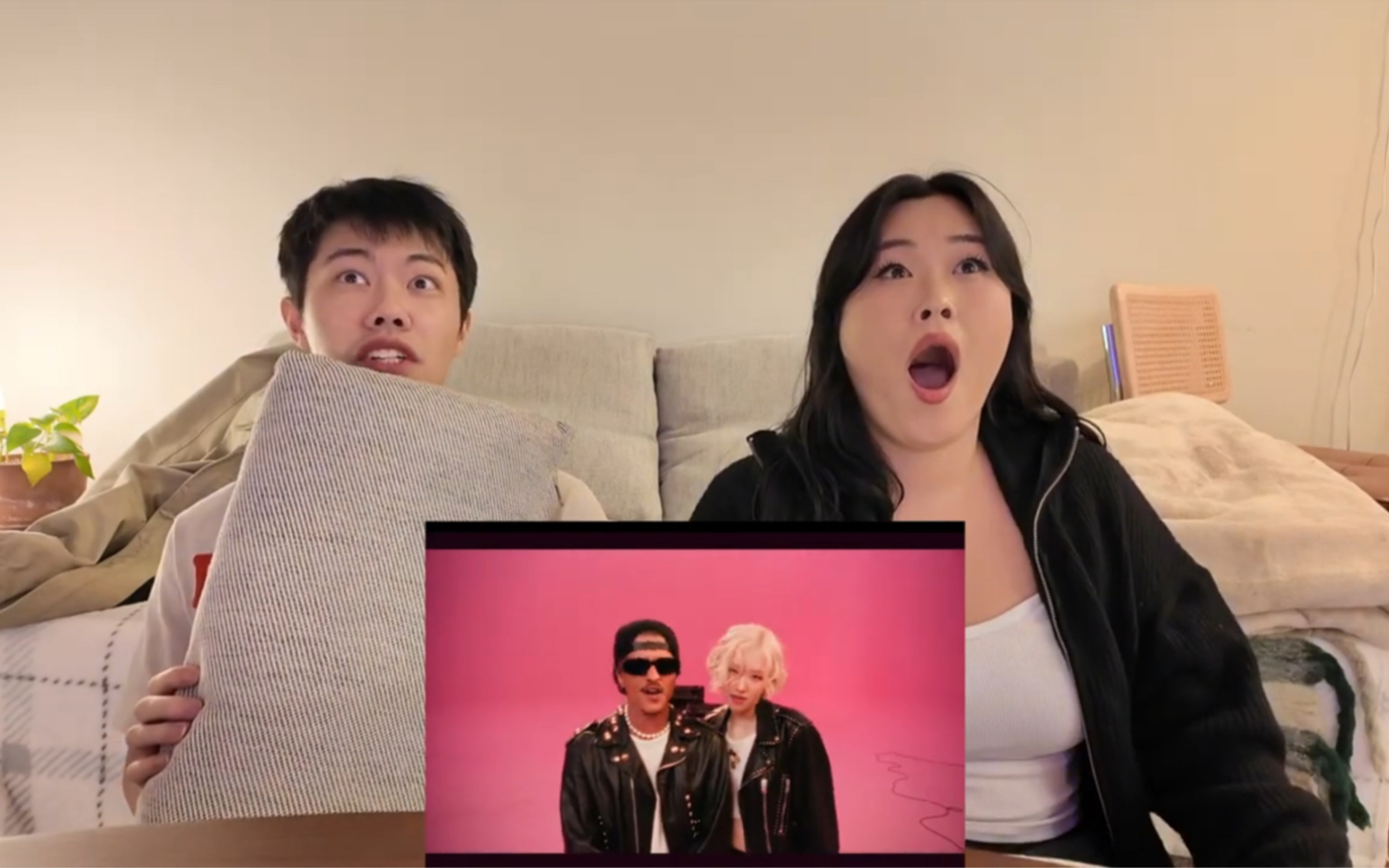 [图]尖叫姐reaction  APT  —【ROSE｜朴彩英｜肉肉&Bruno Mars｜火星哥】