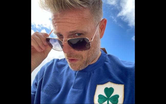 【nicky byrne】爱尔兰足球国家队一百周年纪念品开箱 开车听歌(2021.