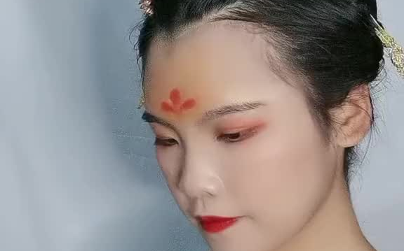 汉服花木兰仿妆魏晋南北朝相亲时的鹅黄妆我这样会相亲成功吗