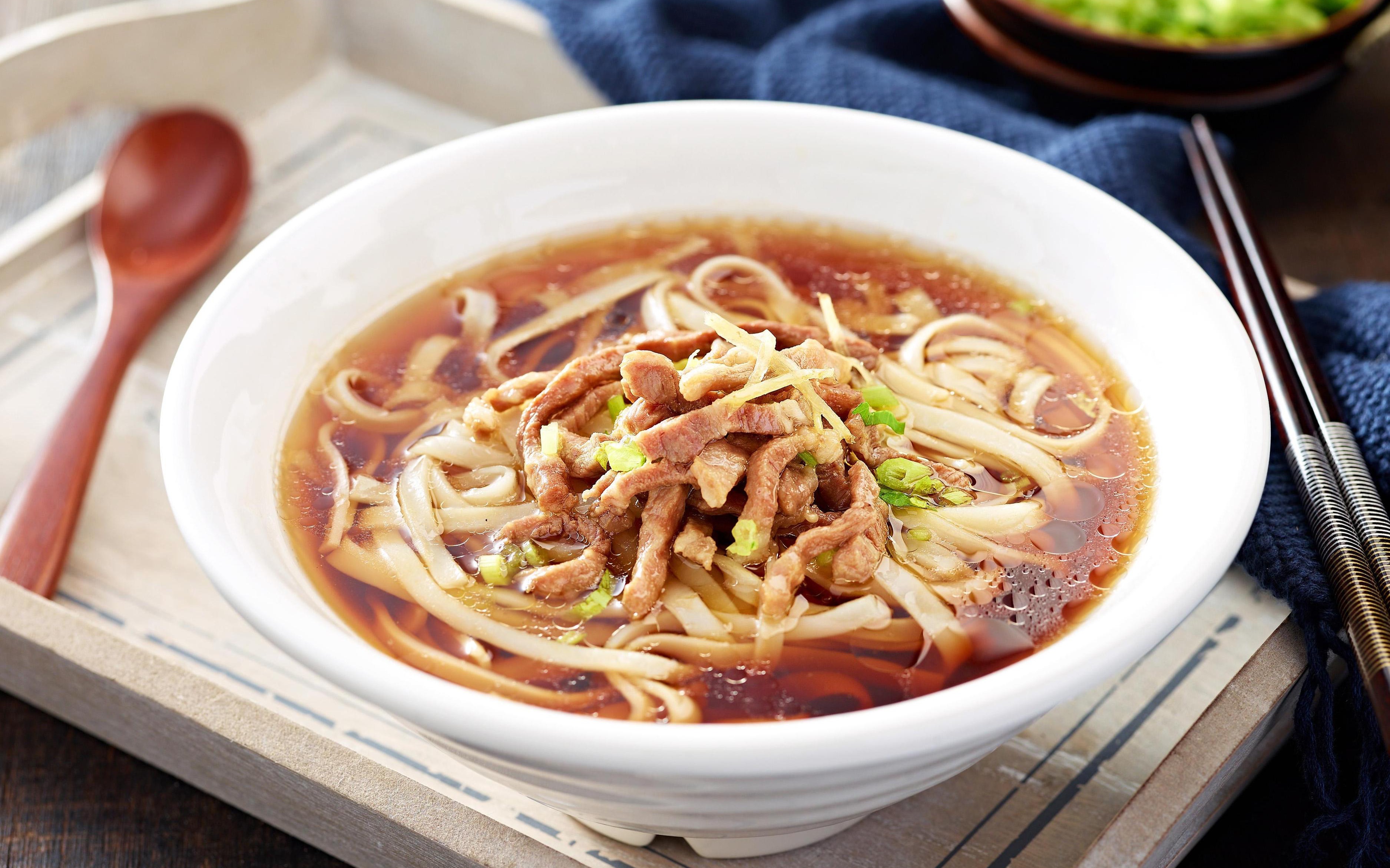 新媒体双语纪录片嗦粉真湘 版1