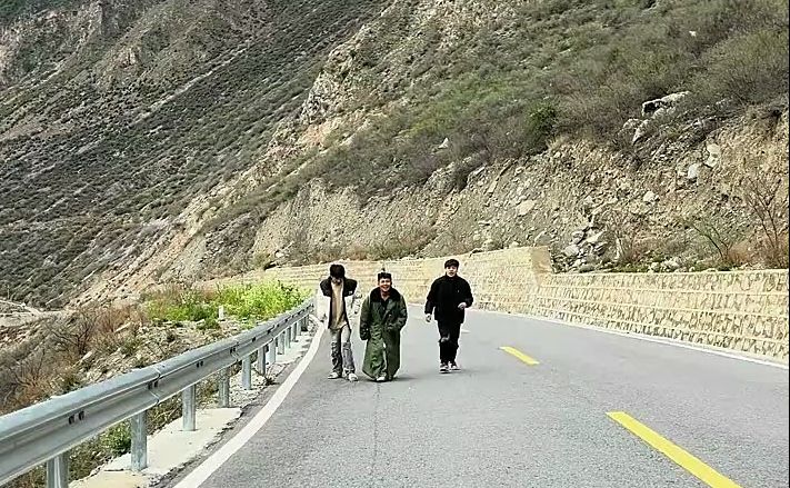 这次终于到达了西藏边缘,我们是否能成功抵达拉萨