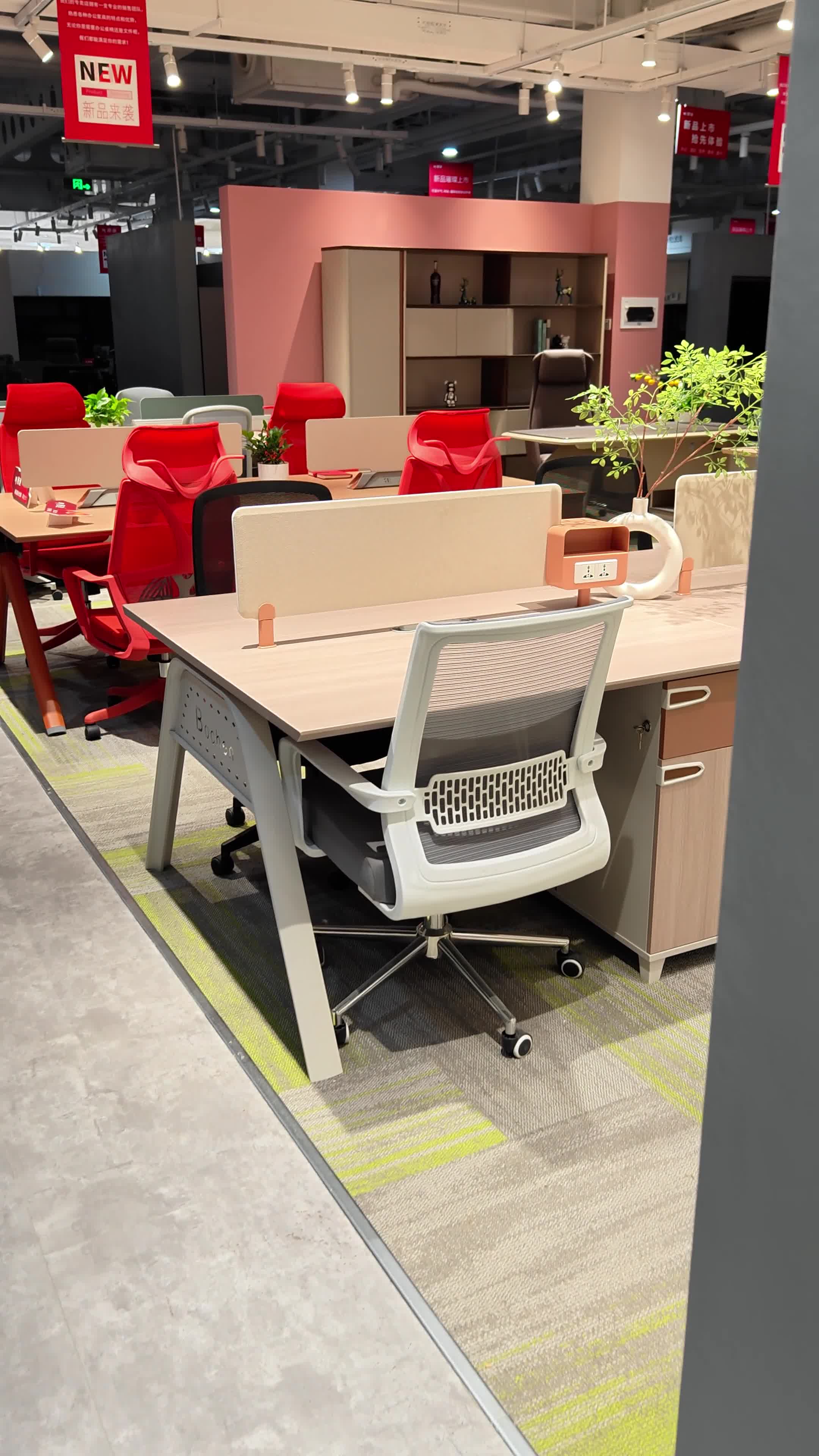 办公桌布局对员工工作的影响