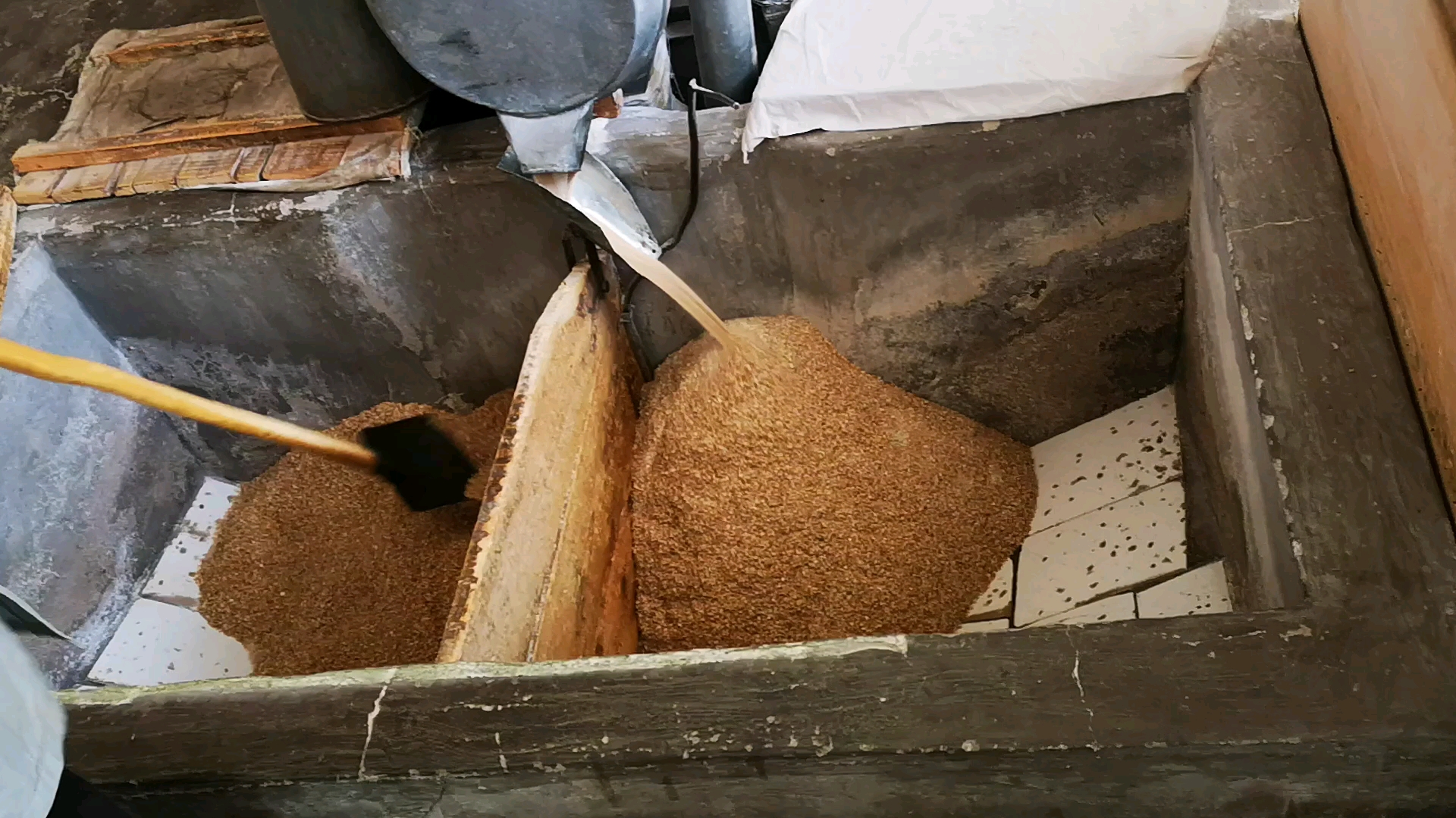 小麦是怎么变成面粉的