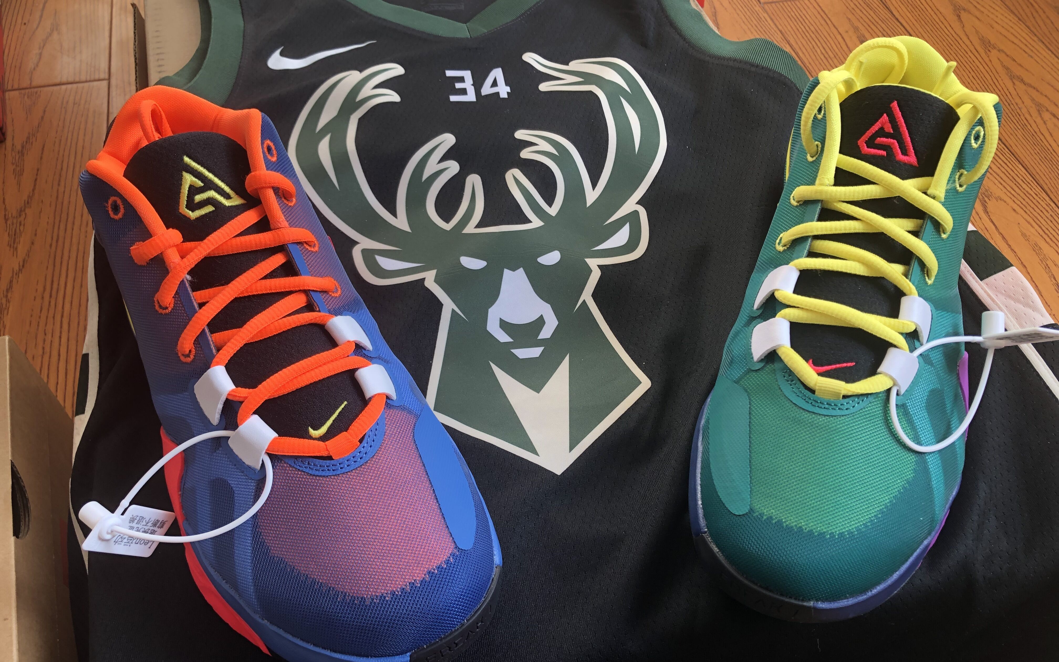 字母哥一代开箱 如果你喜欢字母哥 那么我们就是好兄弟