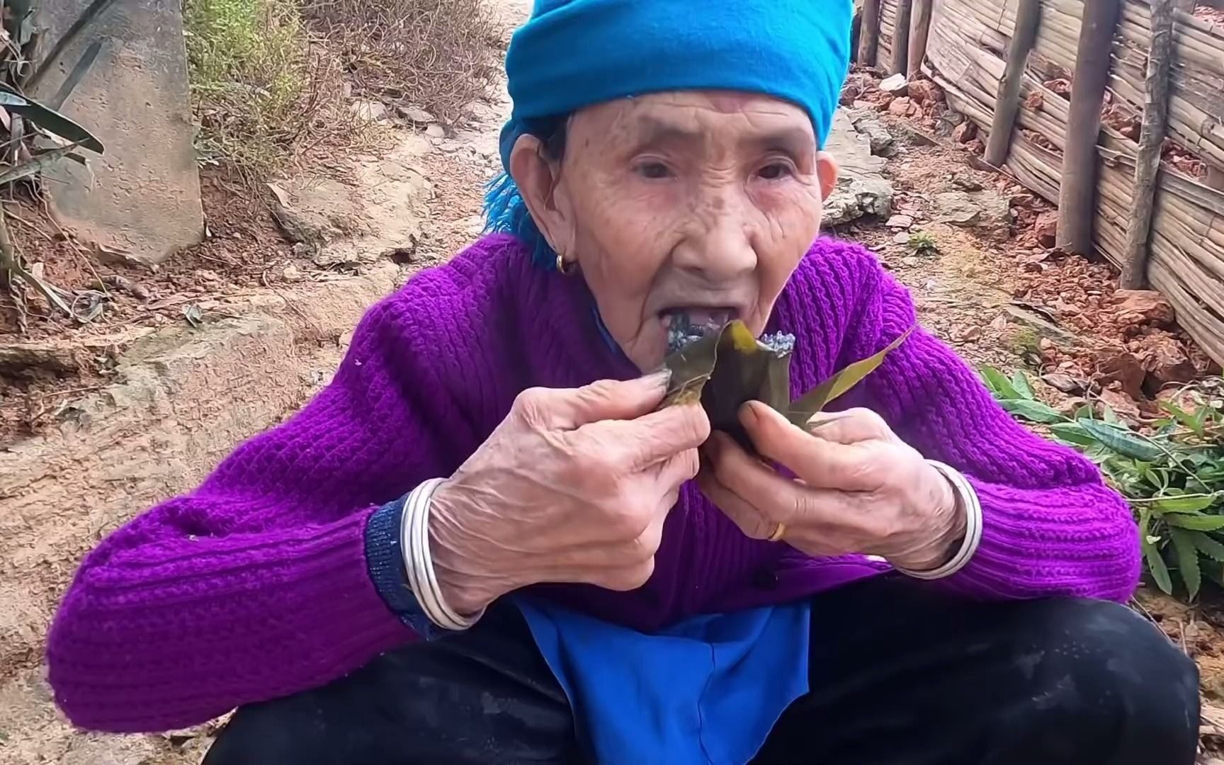 越南农村过年做了100个粽子阿辉家过年