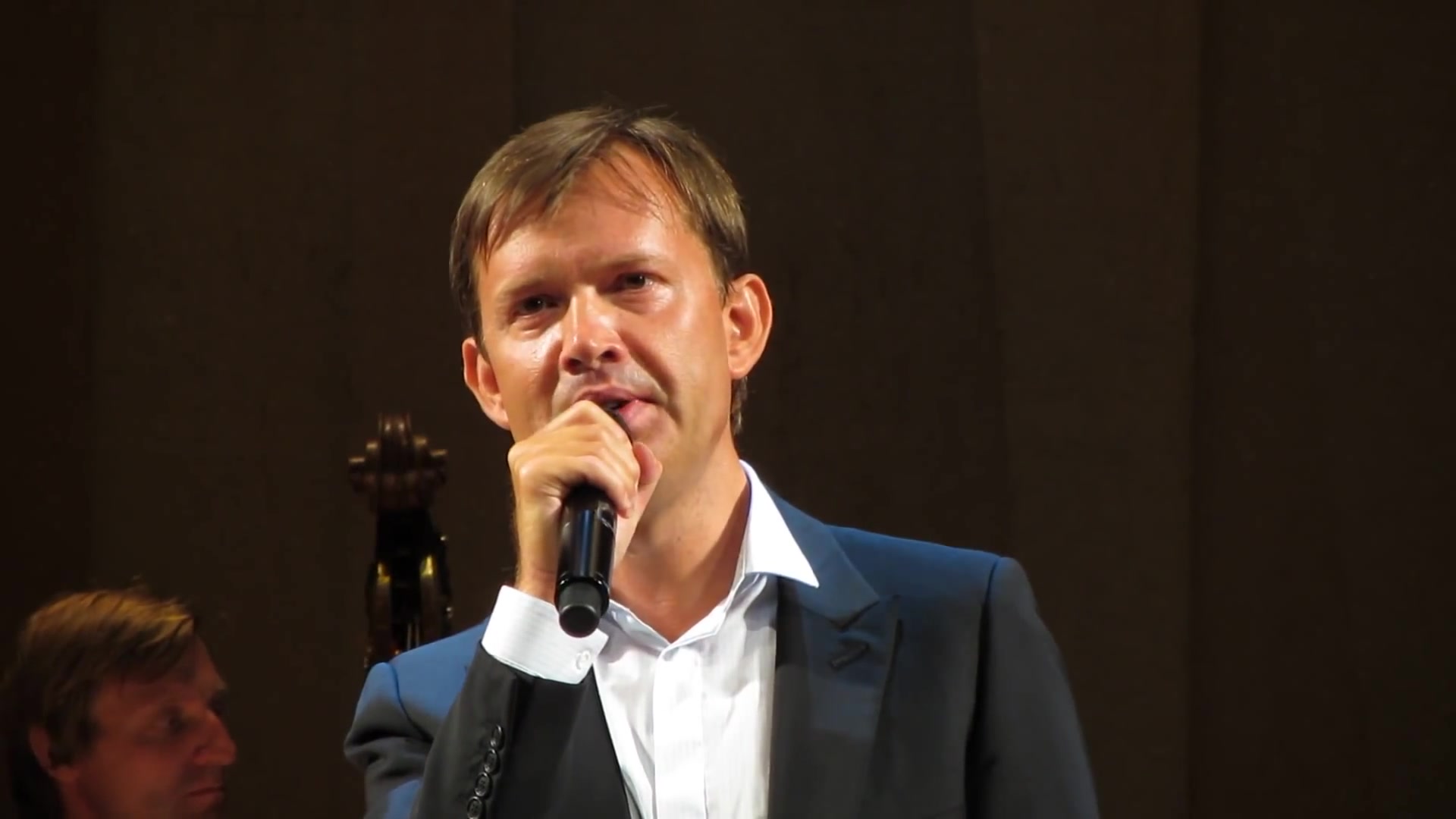 奥列格波古金在城市花园里2012年