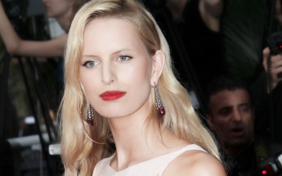 『Karolina Kurkova』各种风格,随意切换——一眼万年系列:KK 广告杂志混剪(颜值向)哔哩哔哩bilibili