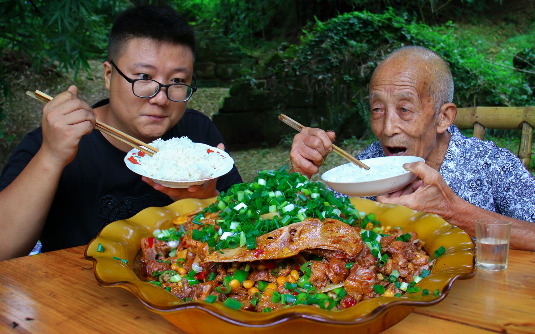 [图]四川名菜“黄豆烧鸭”教程来了，黄豆干香有技巧，越啃越香