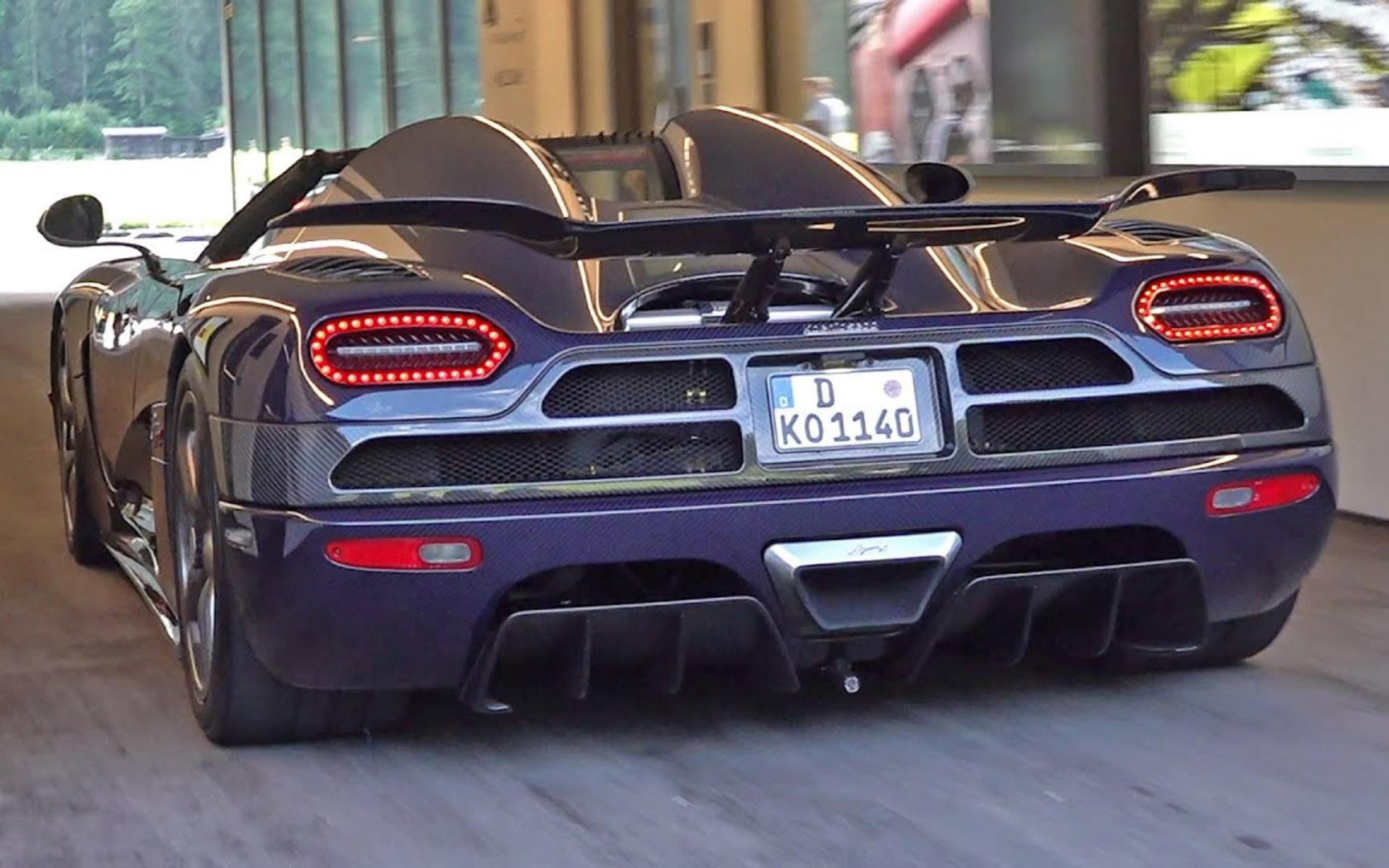 柯尼塞格agera r,唯二的两辆蓝色碳纤维,1140匹马力,谁看谁不迷糊