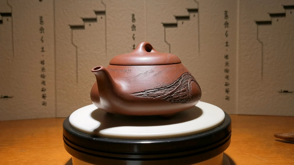 杨光树精品立体浮雕紫砂壶