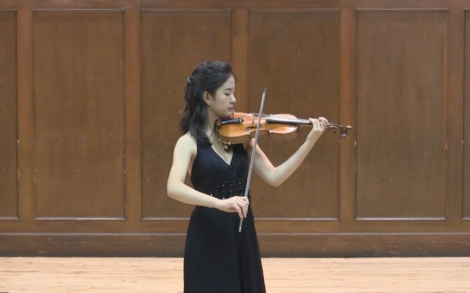 [图]【小提琴】巴赫 无伴奏一号奏鸣曲 柔板 Yoojin Jang plays Bach Adagio from Sonata No.1 BWV100