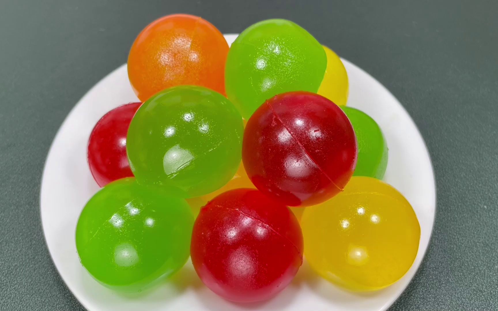 自制美食,用qq糖做果冻球,亮晶晶的超漂亮还贼好吃