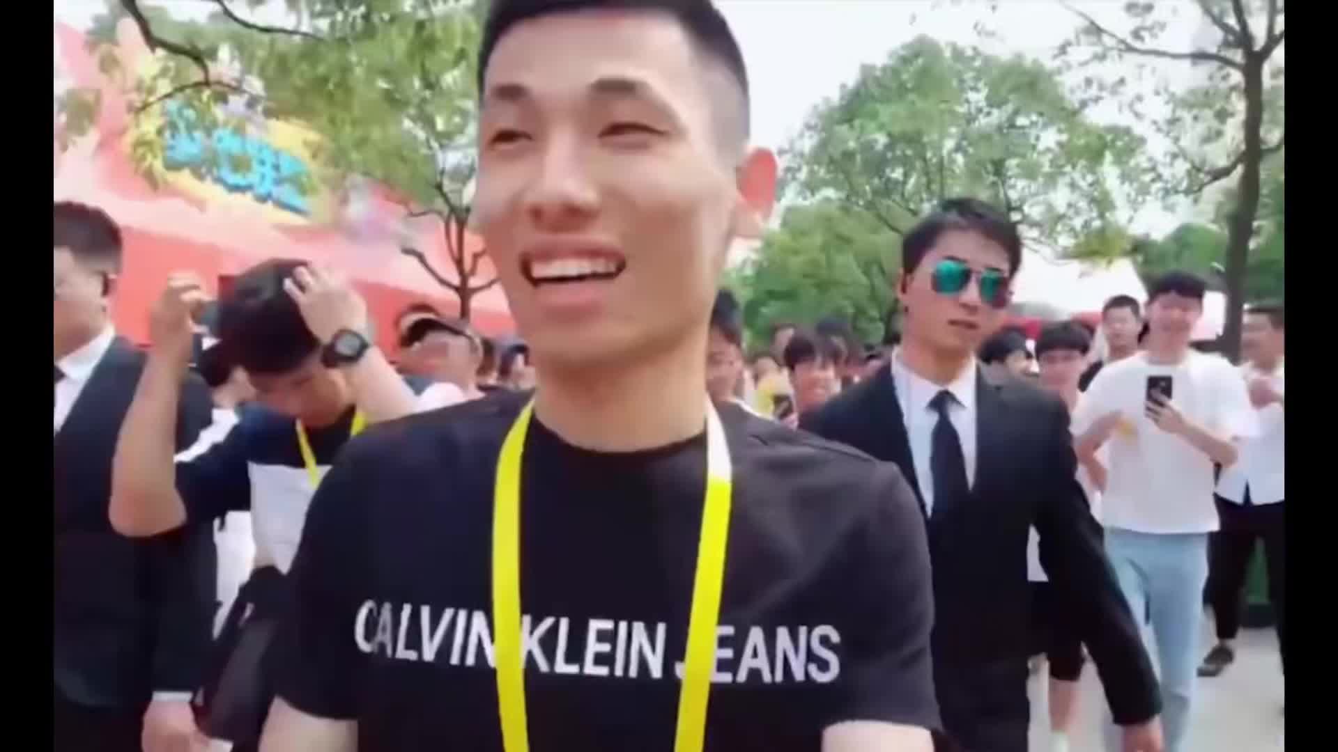 宝哥水友见面会,场面堪比宇宙级大明星!