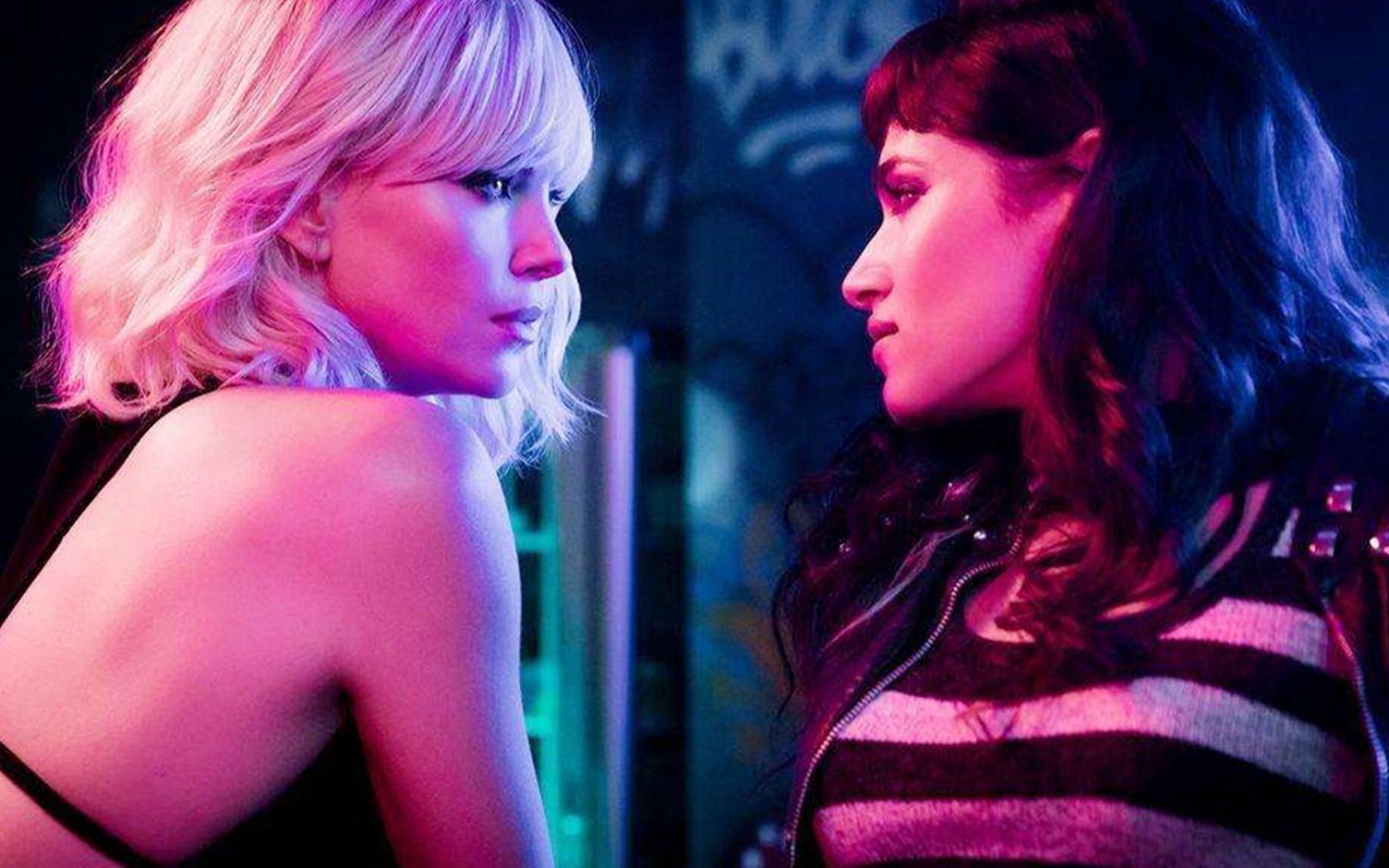 《极寒之城》塞隆女神变杀神, 近身肉搏各路猛男,拳拳到肉!