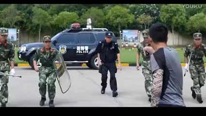 江苏省泰州市公安局巡特警支队的特警和武警江苏总队泰州支队的战士哔哩哔哩bilibili