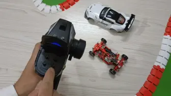 Télécharger la video: RC漂移丰田Suprr1/24四驱电动AWD金属壳遥控模型赛车蚊车MINI-Q8使用教程