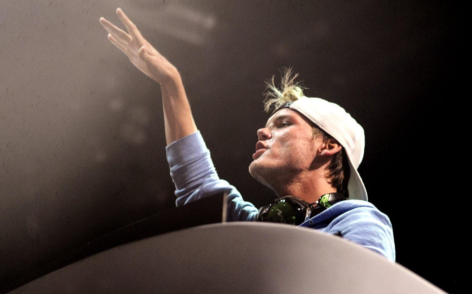 avicii - the days (live 2015)