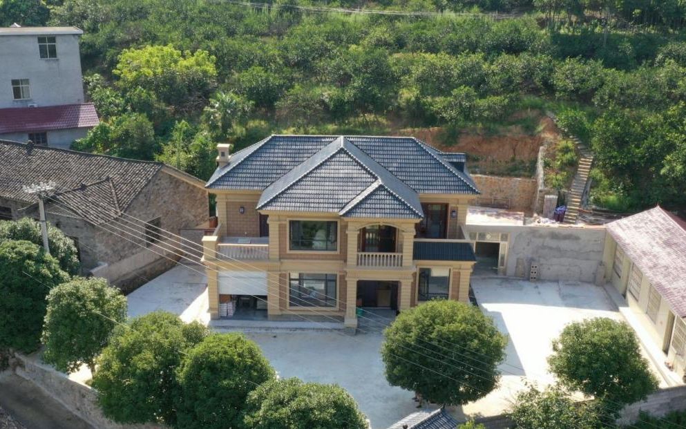 航拍张家界农村别墅,独门独院造价上百万,一年能住几天?