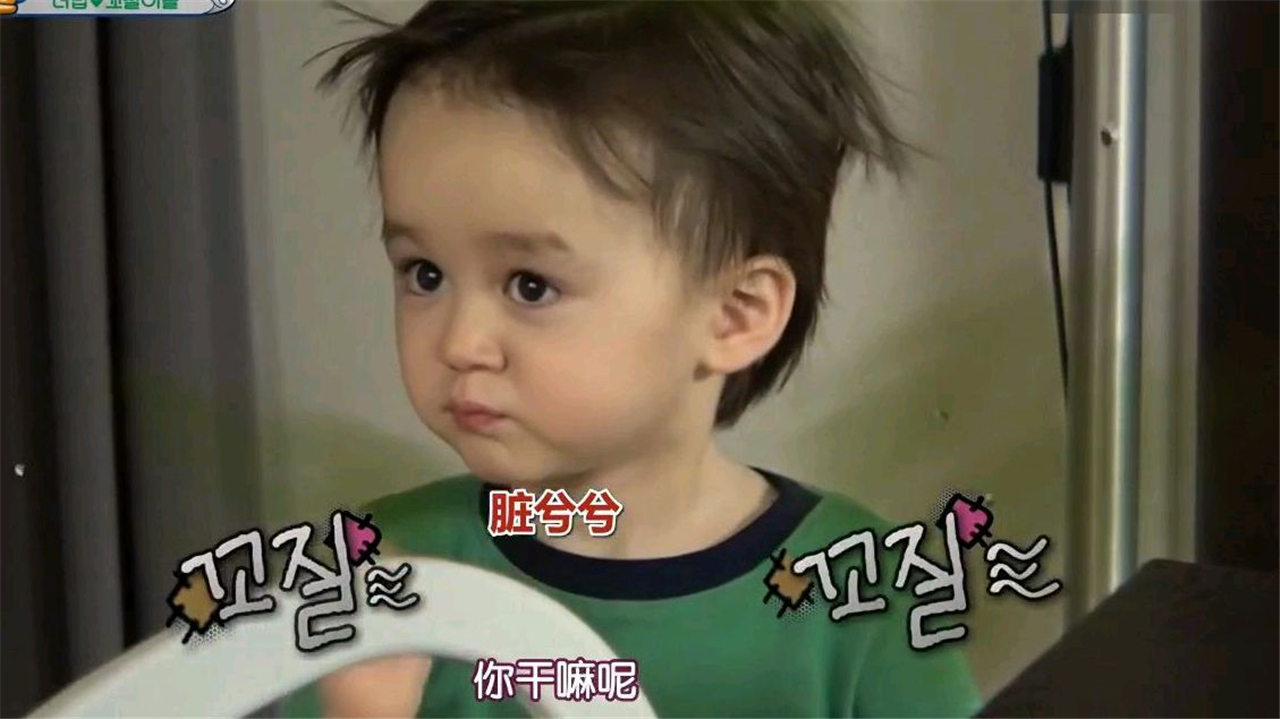 本特利讨厌洗漱sam强行给他换衣服本特利委屈的样子太可怜了