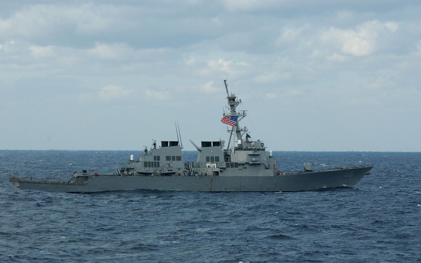 炫耀武力,美军驱逐舰再次闯入南海岛礁,解放军拉响战斗警报